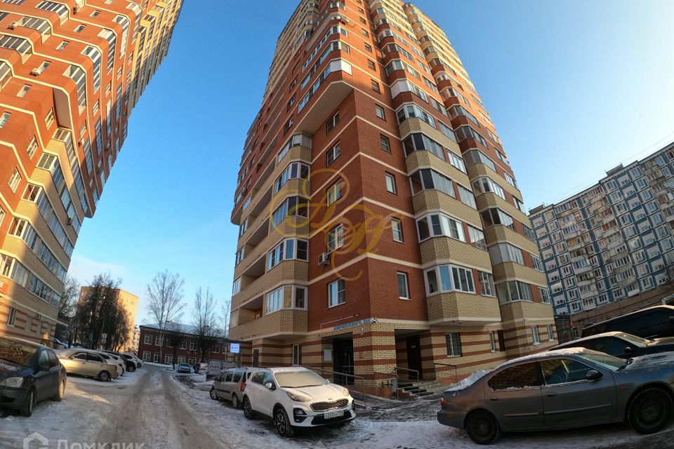 Продаётся 1-комнатная квартира, 100 м²