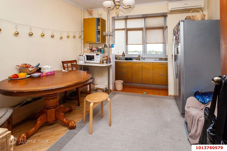 Продаётся 3-комнатная квартира, 77.8 м²