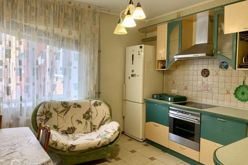 Сдаётся 2-комнатная квартира, 65 м²