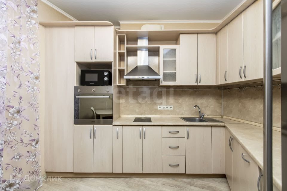 Продаётся 2-комнатная квартира, 75.9 м²