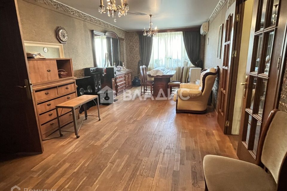 Продаётся 5-комнатная квартира, 111.9 м²
