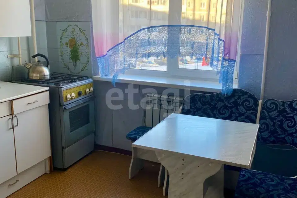 Продаётся 3-комнатная квартира, 63.7 м²