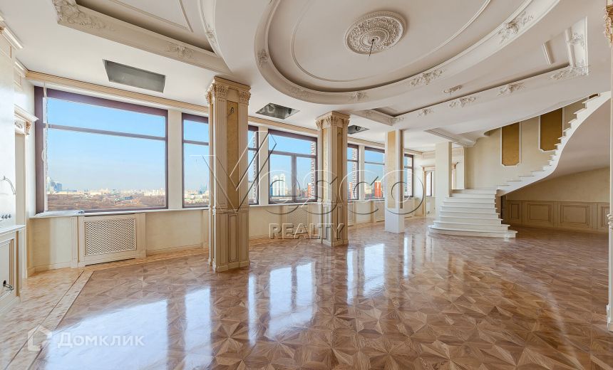 Продаётся 9-комнатная квартира, 750 м²