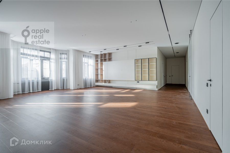 Сдаётся 4-комнатная квартира, 250 м²
