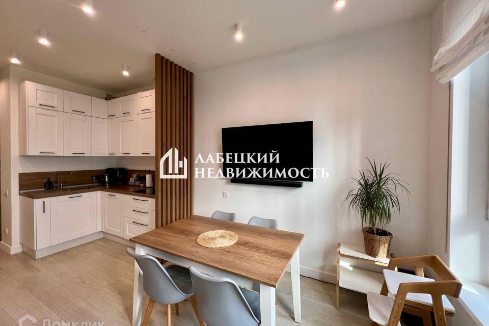 Продаётся 2-комнатная квартира, 67.3 м²
