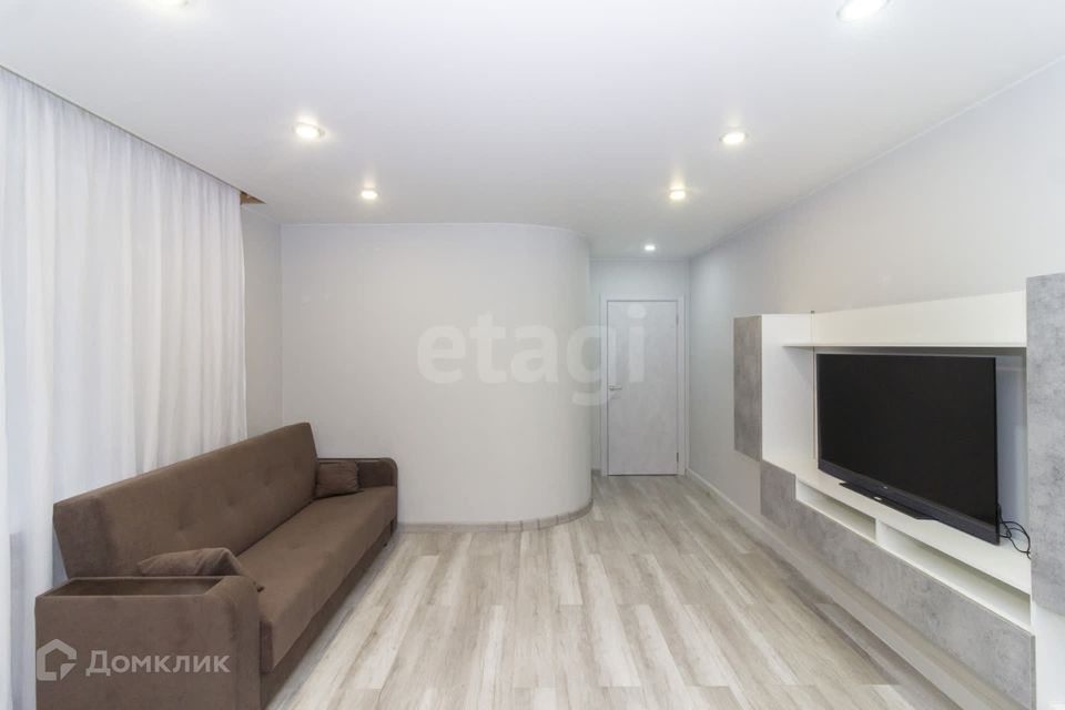 Продаётся 1-комнатная квартира, 50.2 м²