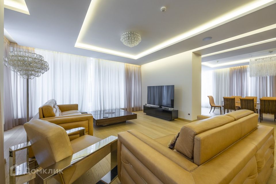 Продаётся 3-комнатная квартира, 343.6 м²