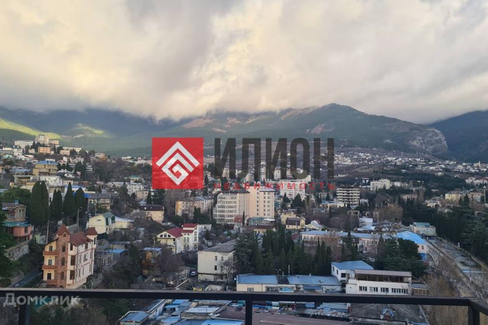 Продаётся 3-комнатная квартира, 138 м²