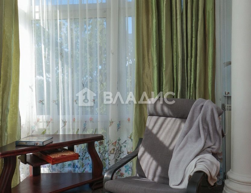 Сдаётся 3-комнатная квартира, 130.6 м²