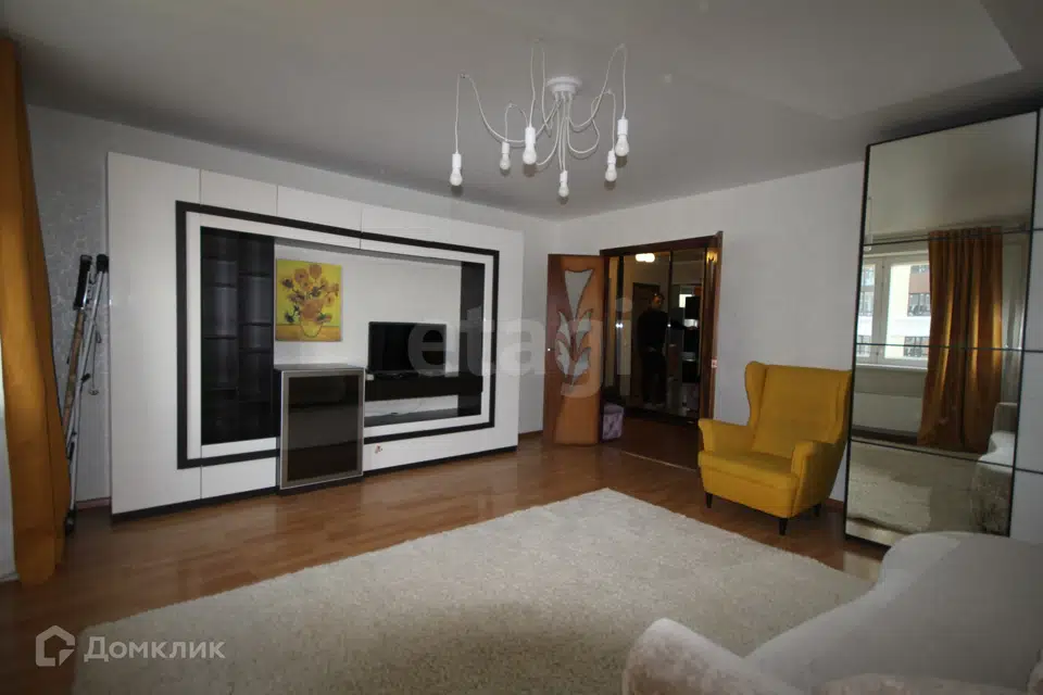 Продаётся 2-комнатная квартира, 65 м²