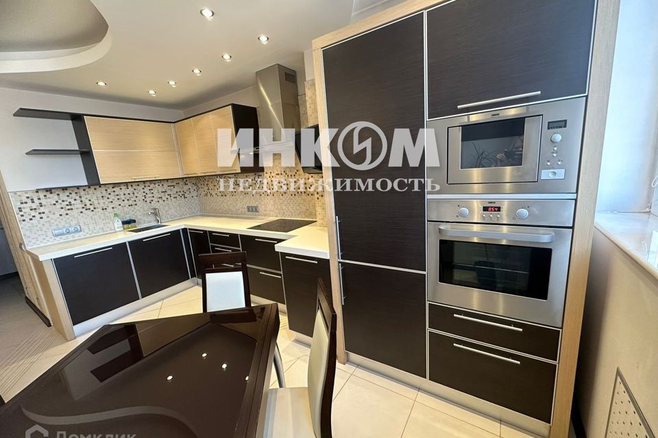 Сдаётся 2-комнатная квартира, 64 м²