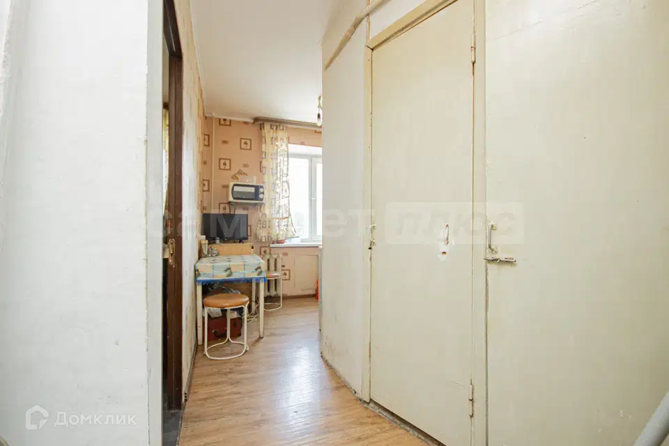 Продаётся 4-комнатная квартира, 60.9 м²