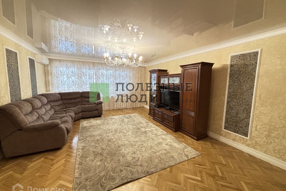Продаётся 4-комнатная квартира, 148.1 м²