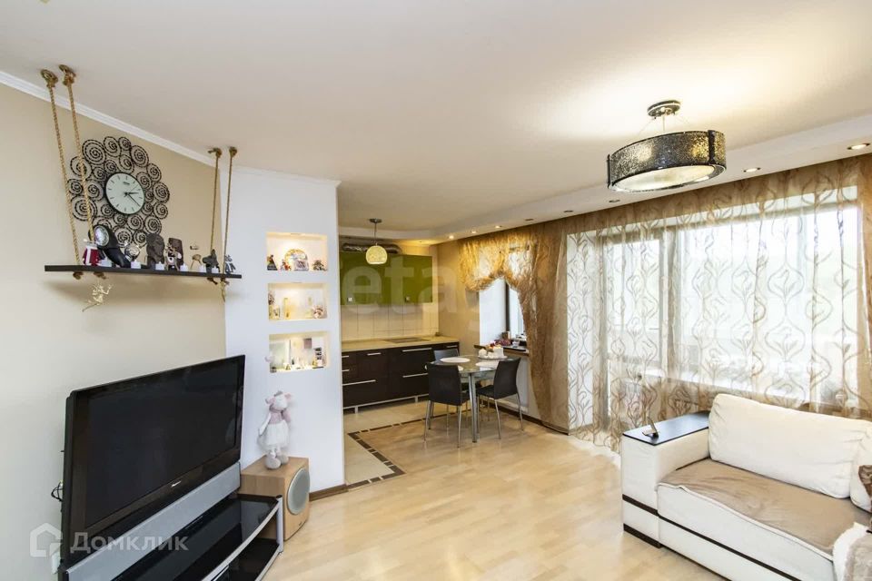 Продаётся 2-комнатная квартира, 71.7 м²