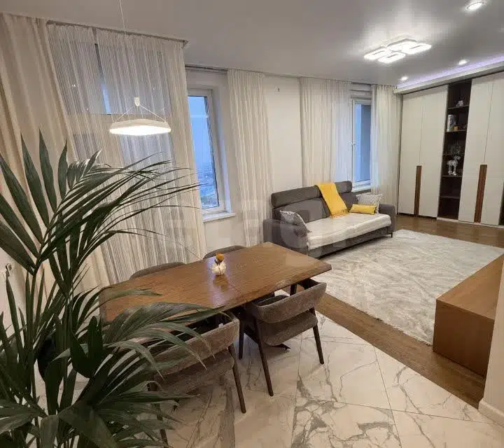 Продаётся 4-комнатная квартира, 94.2 м²