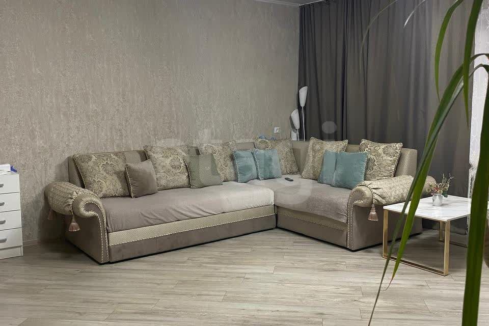 Продаётся 4-комнатная квартира, 129.6 м²