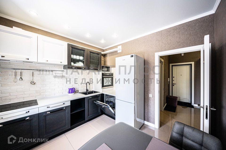 Сдаётся 2-комнатная квартира, 65 м²