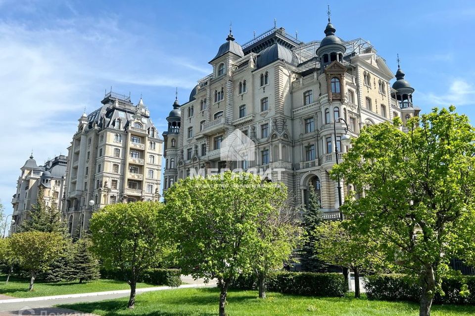 Продаётся 3-комнатная квартира, 264.4 м²