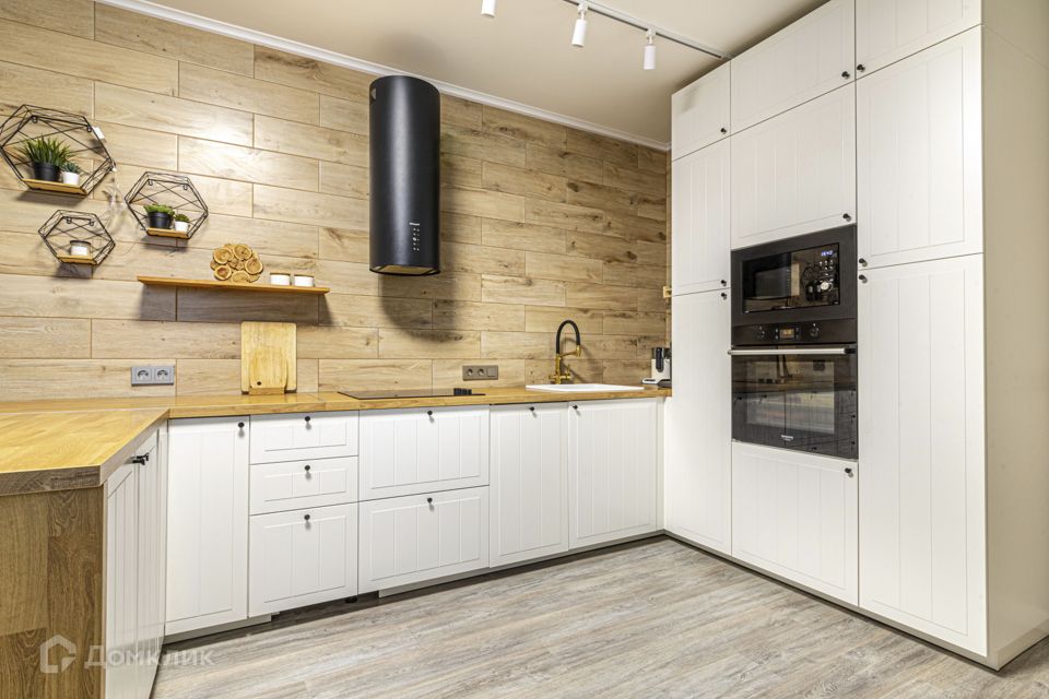 Продаётся 2-комнатная квартира, 67.9 м²