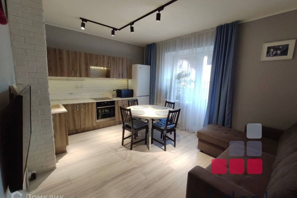 Продаётся 2-комнатная квартира, 58.2 м²