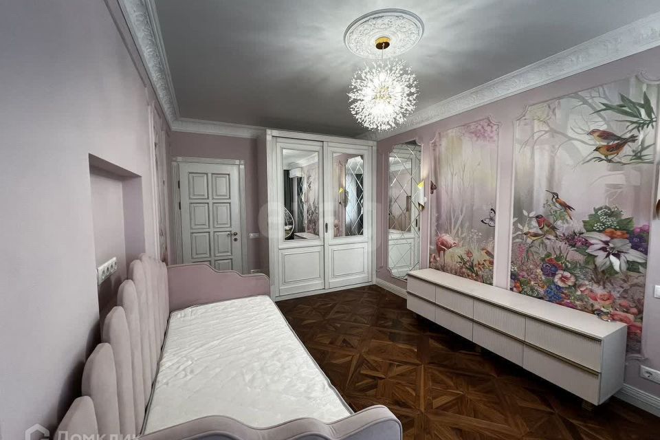 Продаётся 3-комнатная квартира, 105 м²