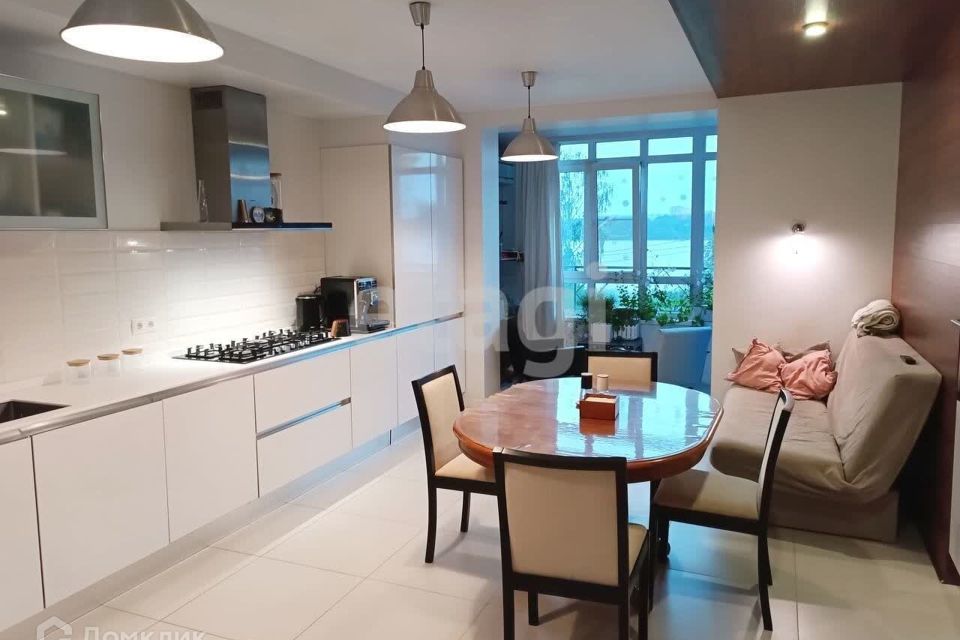 Продаётся 2-комнатная квартира, 85.3 м²
