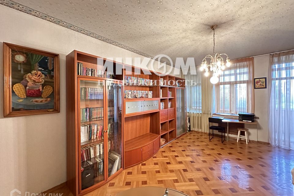 Продаётся 3-комнатная квартира, 108 м²