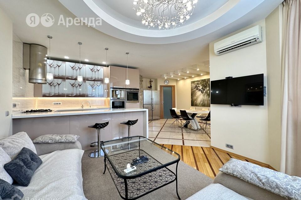Сдаётся 5-комнатная квартира, 170 м²