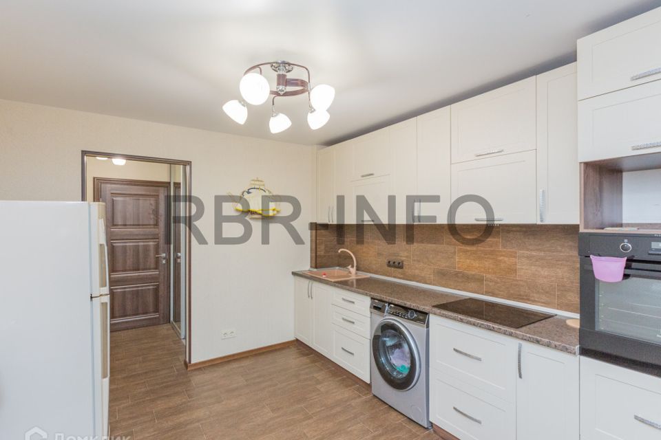 Продаётся 4-комнатная квартира, 101 м²