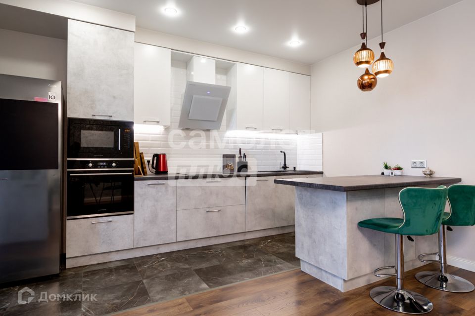 Продаётся 3-комнатная квартира, 82.3 м²