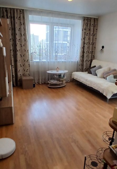 Продаётся 1-комнатная квартира, 39.8 м²