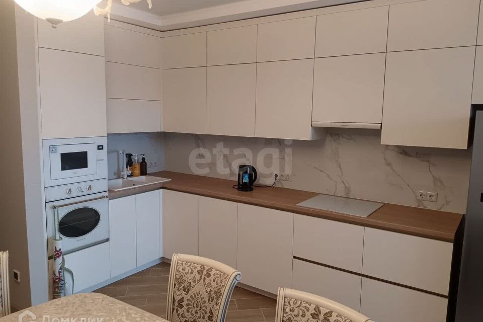 Продаётся 2-комнатная квартира, 65 м²