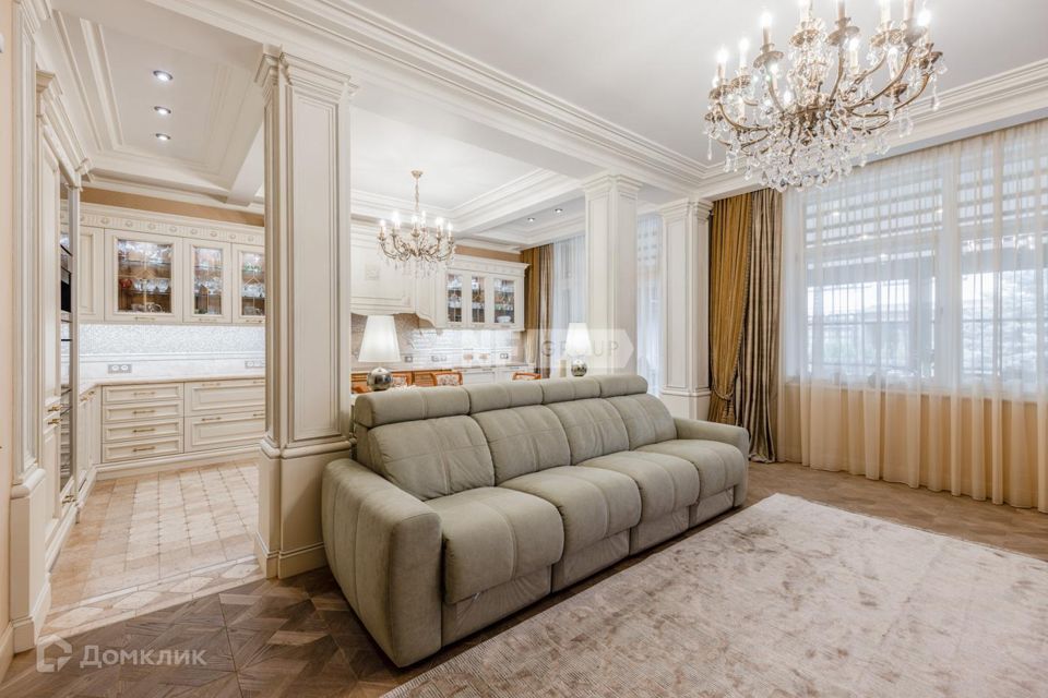 Продаётся таунхаус, 3-эт., 250 м²