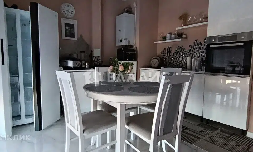 Продаётся 2-комнатная квартира, 64.7 м²