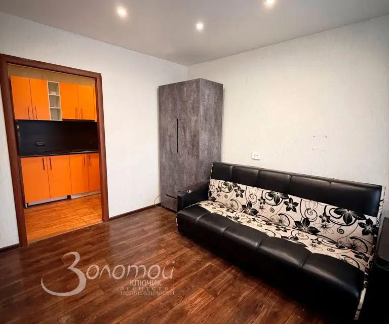 Продаётся комната в 8-комн. квартире, 18.6 м²