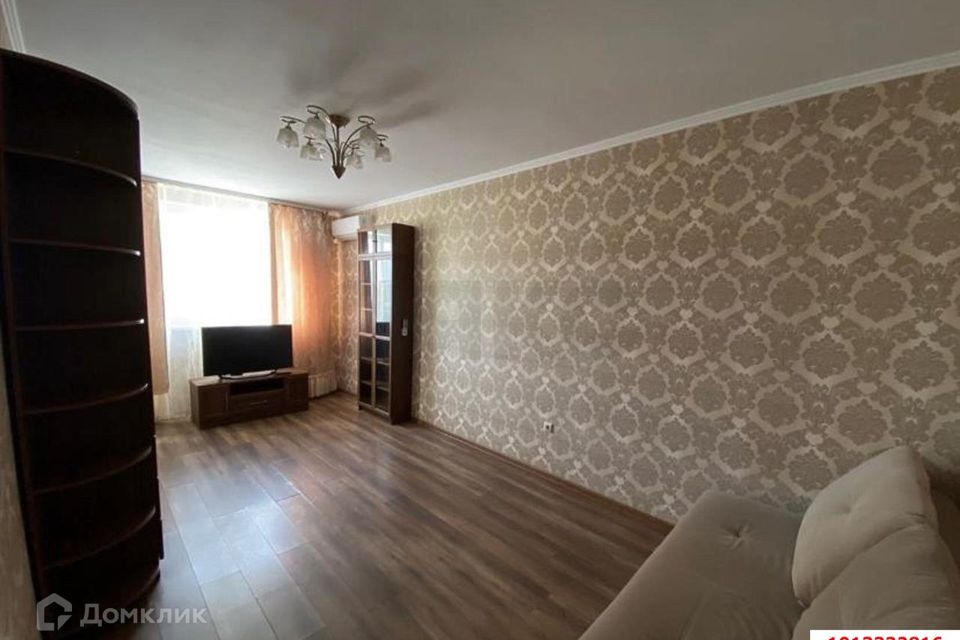 Продаётся 1-комнатная квартира, 42 м²