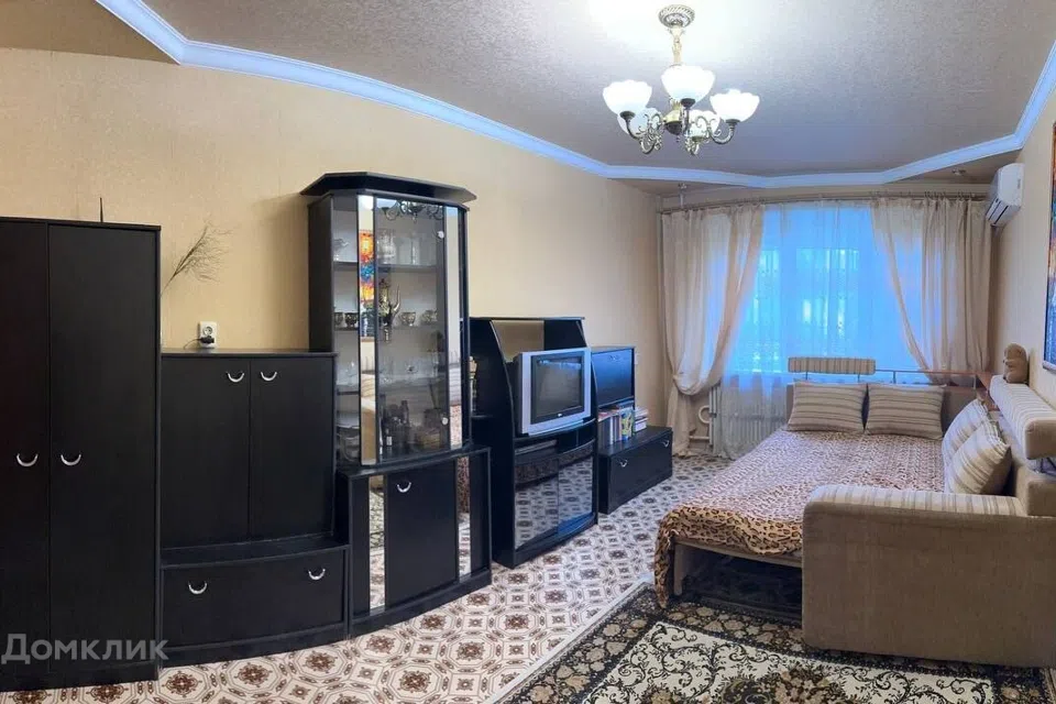 Сдаётся 1-комнатная квартира, 400 м²