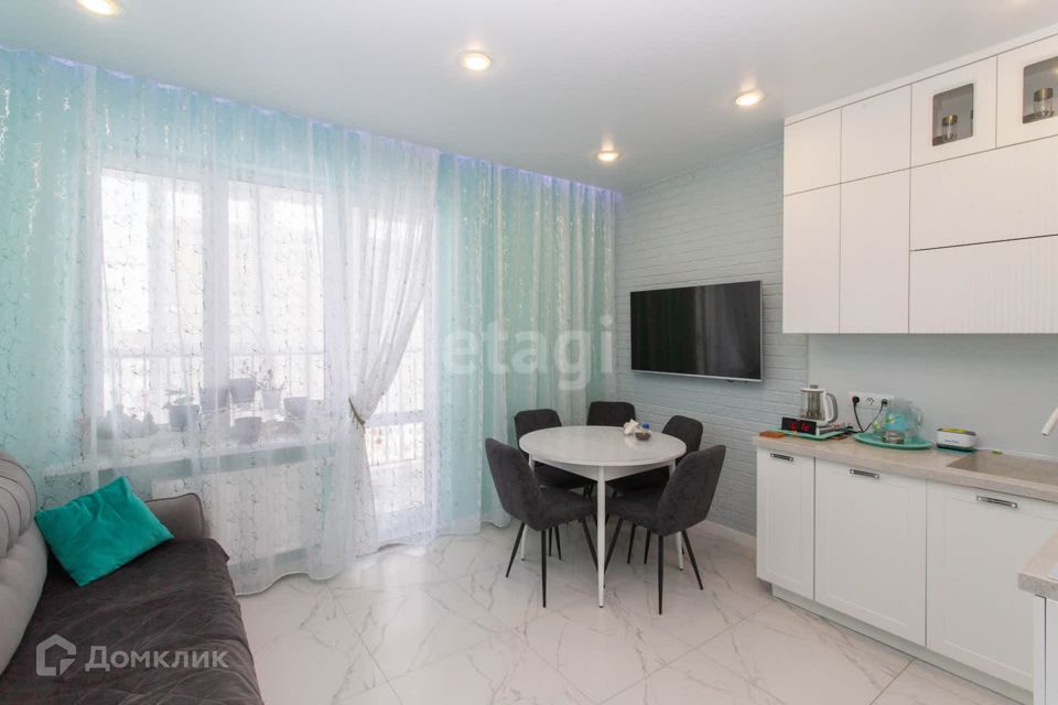 Продаётся 1-комнатная квартира, 43.3 м²