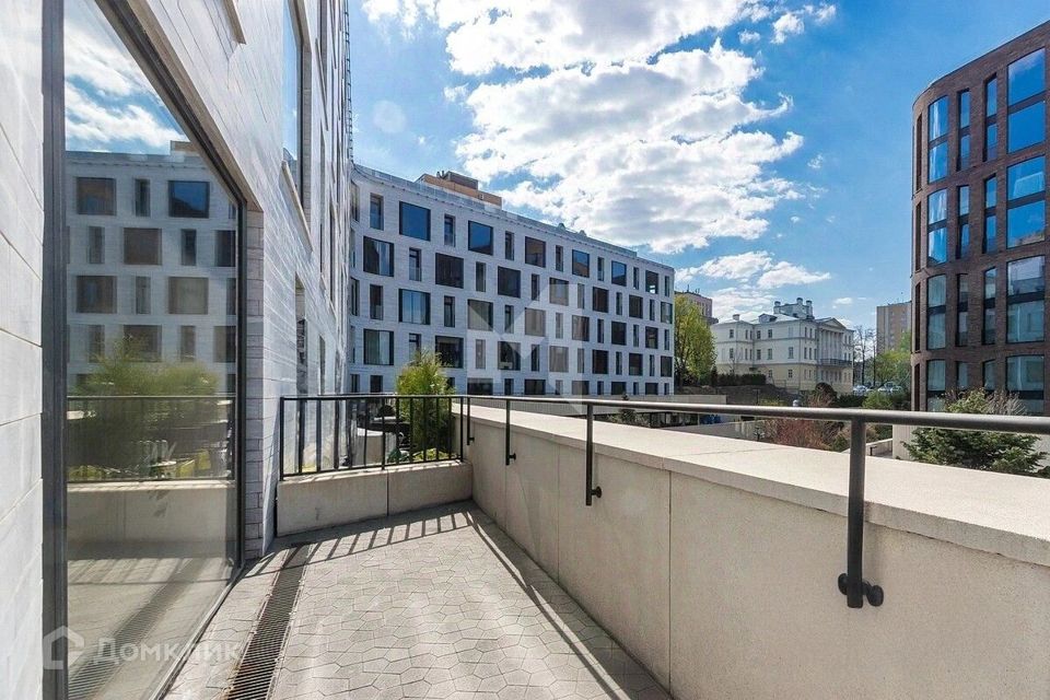 Продаётся 3-комнатная квартира, 130 м²