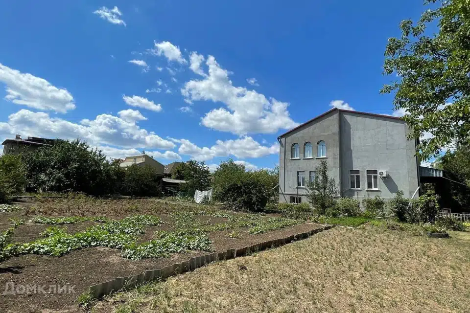 Продаётся 2-этажный дом, 660 м²