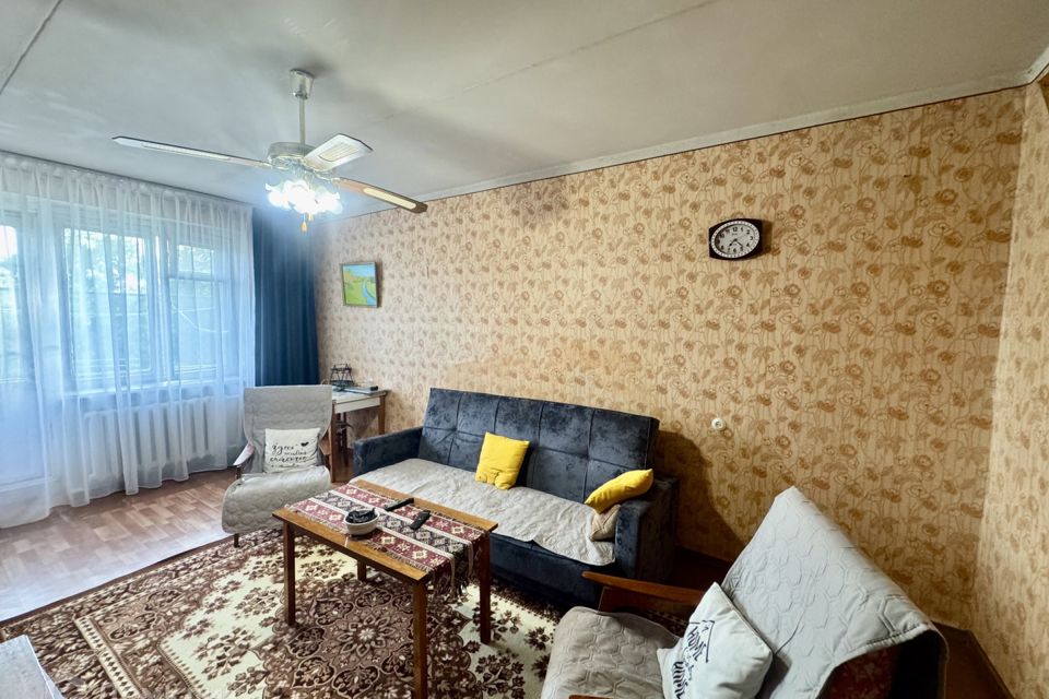 Продаётся 3-комнатная квартира, 58.4 м²