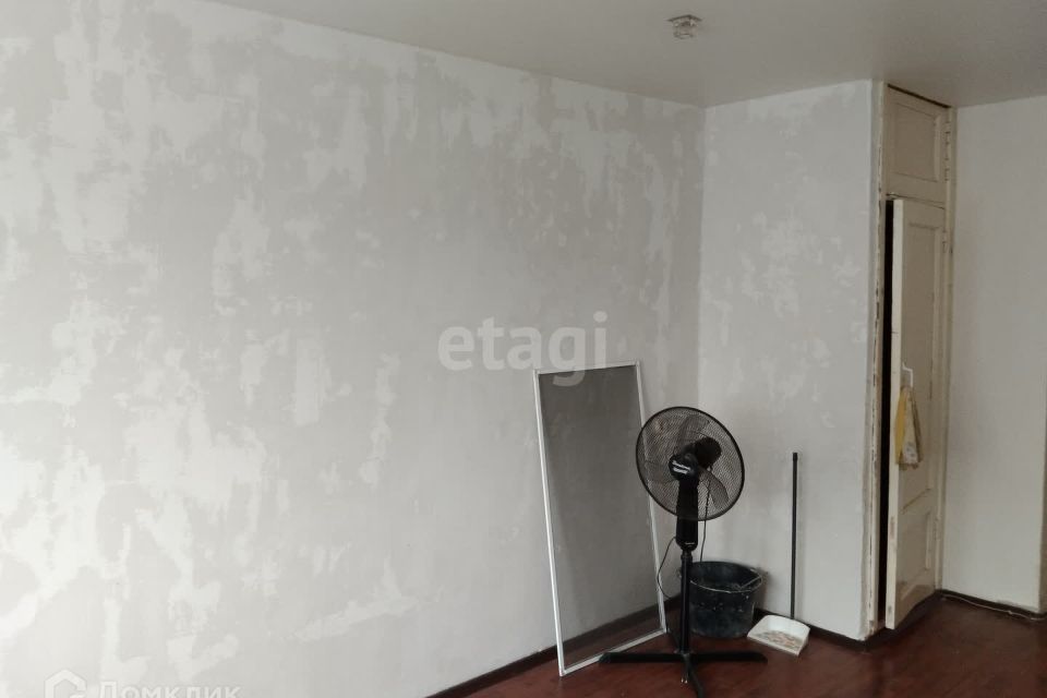 Продаётся комната в 5-комн. квартире, 17.3 м²