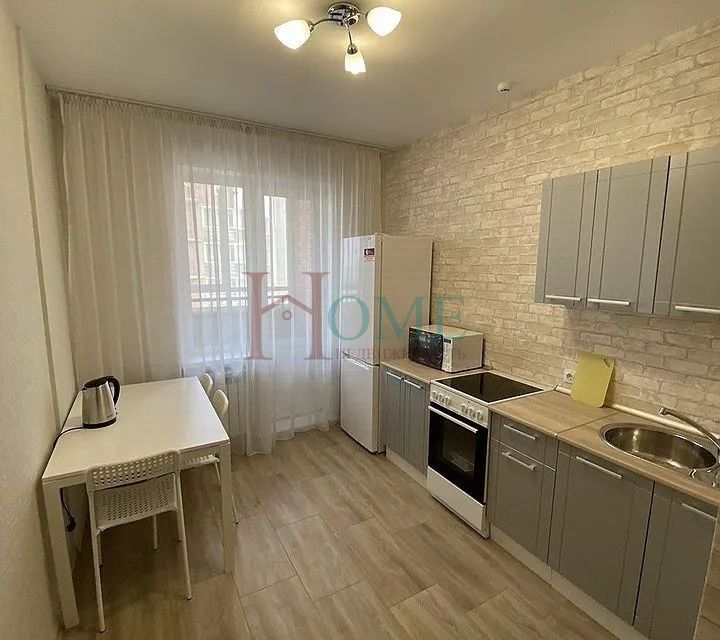 Сдаётся 1-комнатная квартира, 37 м²