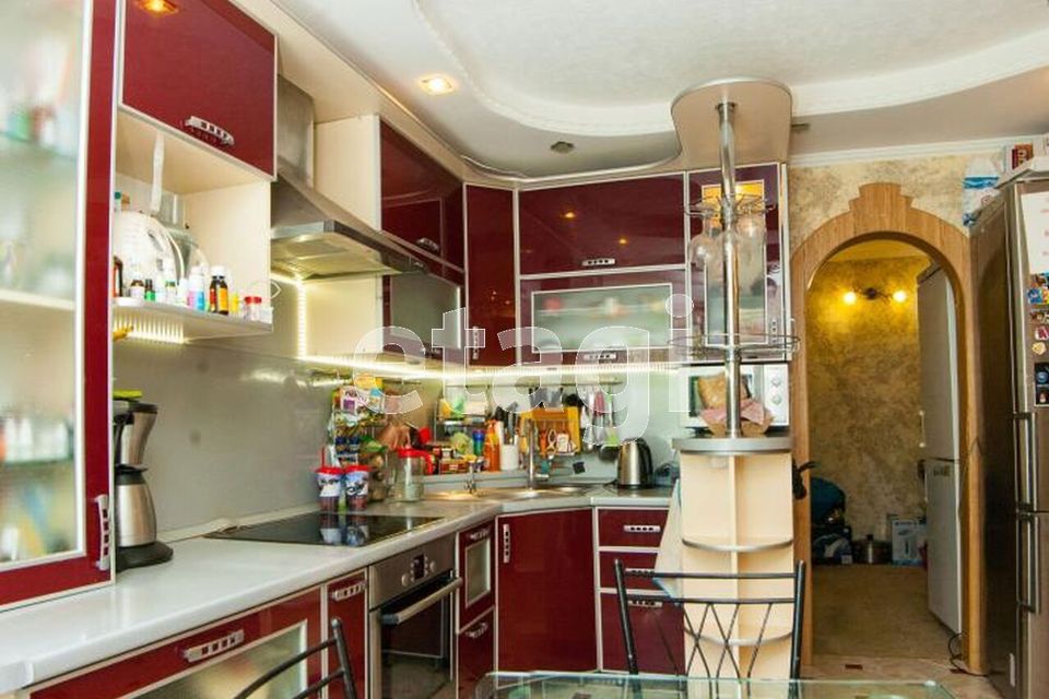 Продаётся 4-комнатная квартира, 105.2 м²
