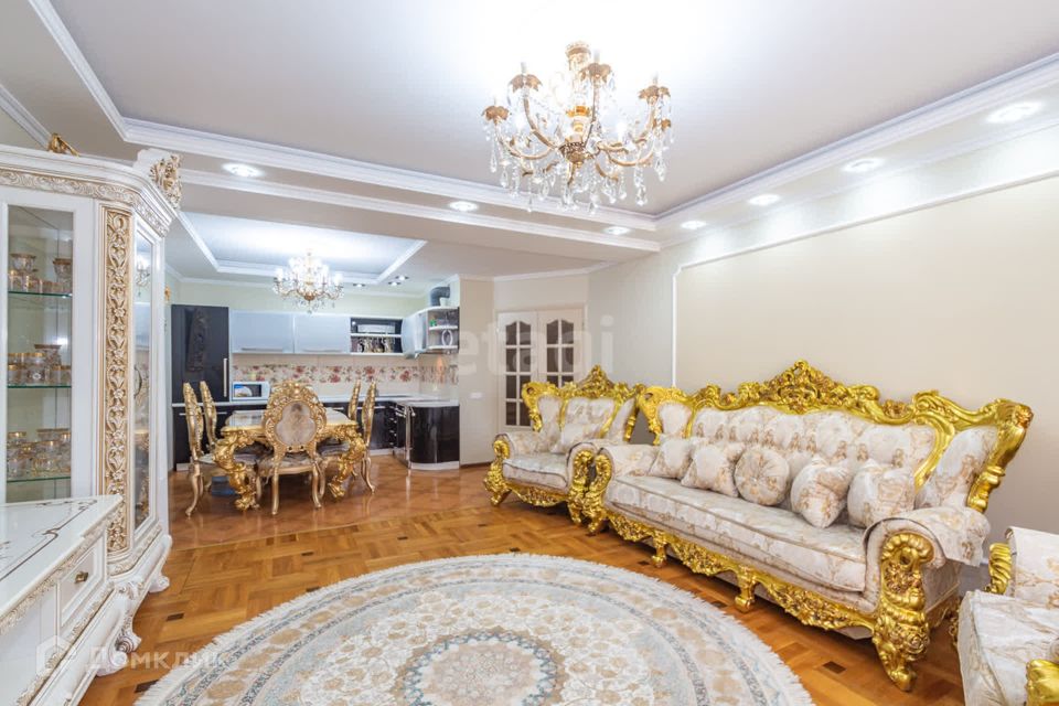 Продаётся 3-комнатная квартира, 110 м²