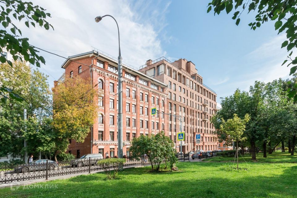 Продаётся 5-комнатная квартира, 226 м²