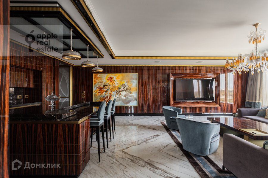 Сдаётся 4-комнатная квартира, 257 м²