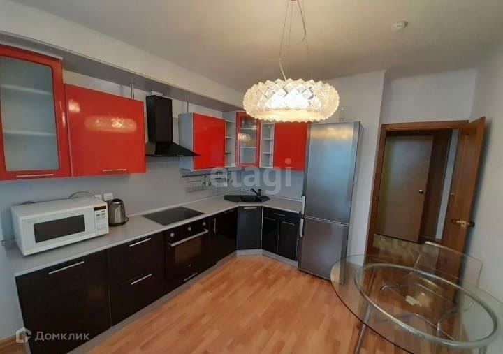 Купить 4-комнатную квартиру от агента в Екатеринбурге в Ленинском районе