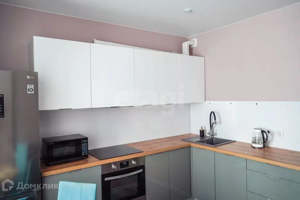 Продаётся 1-комнатная квартира, 42 м²