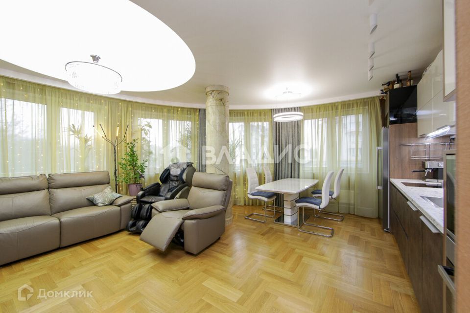 Продаётся 3-комнатная квартира, 102.7 м²